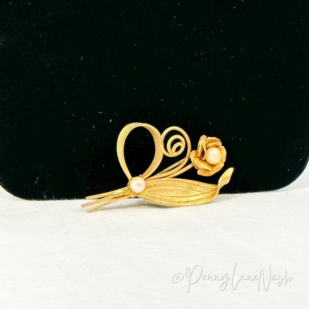 Vintage Gold Metal Rose with Pearl Pin Brooch